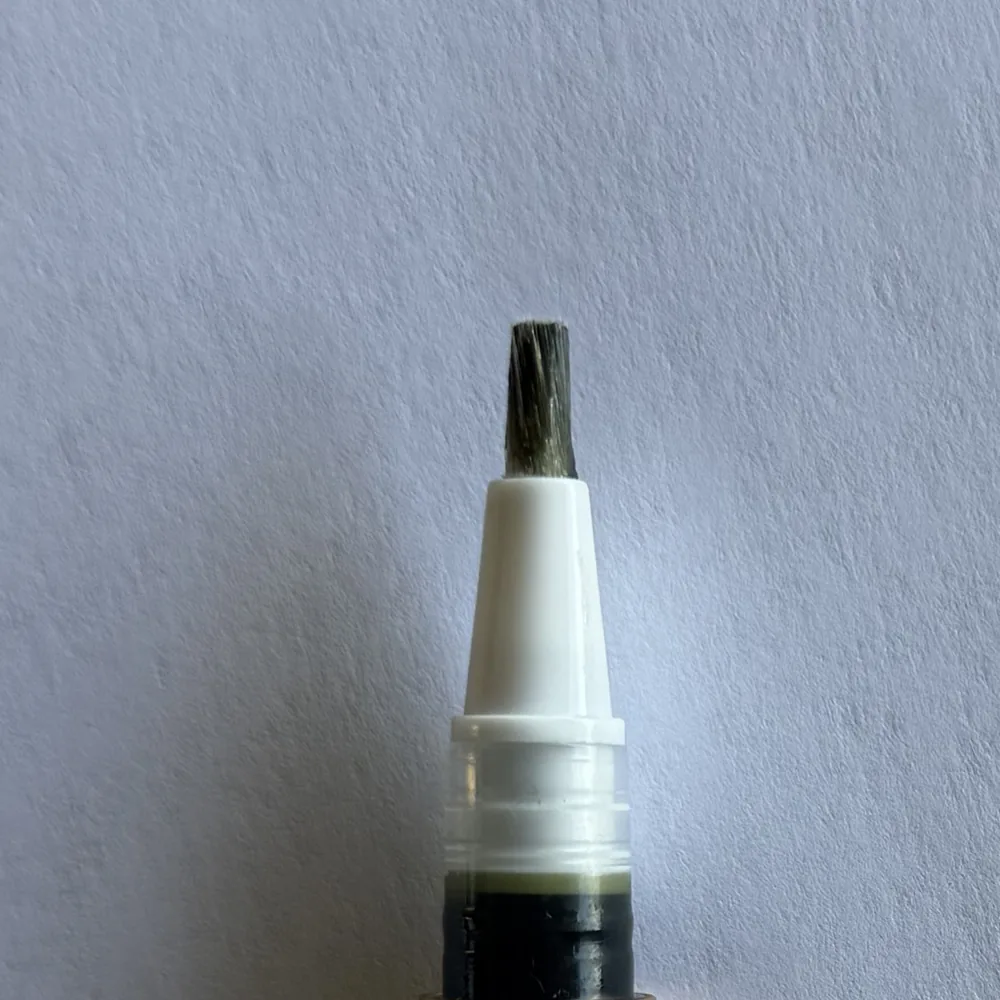 The Sporestrike oxygen-sealed precision pen applicator